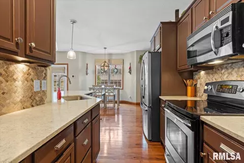 Kitchen - 4532 Greenbriar Dr, Springfield, IL 62711 photo 1 of 6