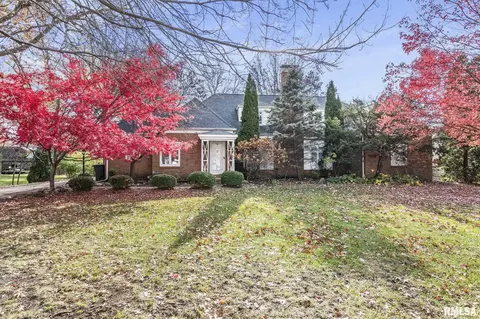 321 Park Pl, Lincoln, IL 62656