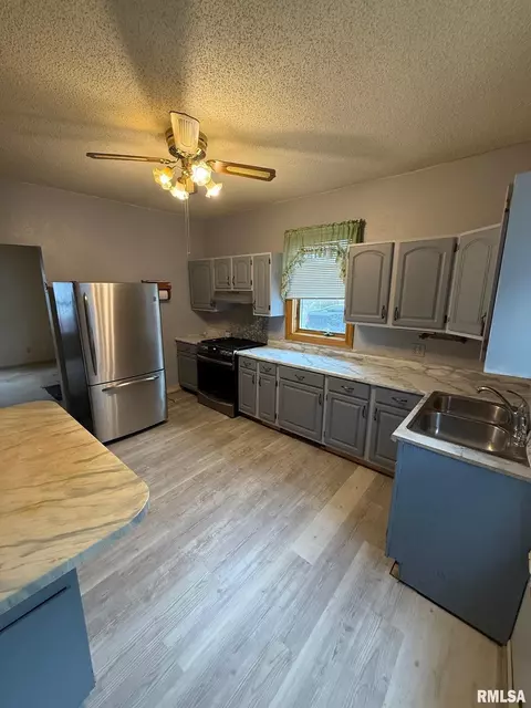 2171 S 14th St, Springfield, IL 62703 photo 5
