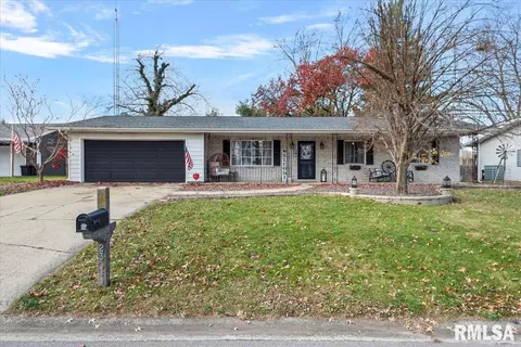 23 Birch Lake Dr, Sherman, IL 62684