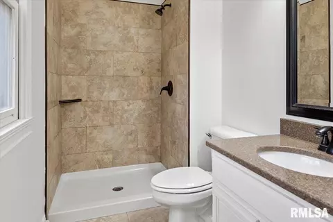 877 Roanoke Dr, Springfield, IL 62702 photo 22