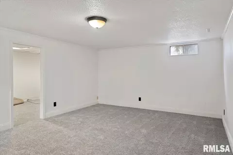 877 Roanoke Dr, Springfield, IL 62702 photo 29