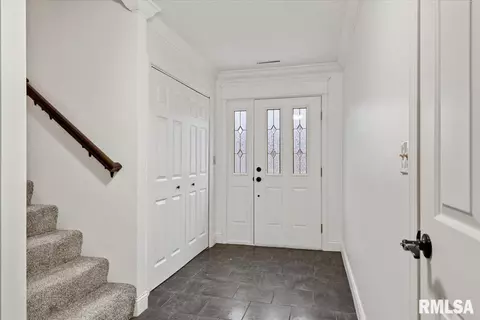 877 Roanoke Dr, Springfield, IL 62702 photo 6