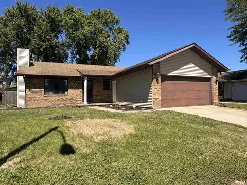 109 Neptune Villa, Springfield, IL 62703 photo 1