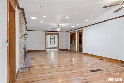 3016 E Lake Shore Dr, Springfield, IL 62707 photo 8