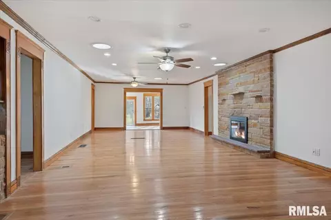 3016 E Lake Shore Dr, Springfield, IL 62707 photo 5