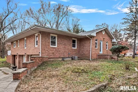 3016 E Lake Shore Dr, Springfield, IL 62707 photo 4