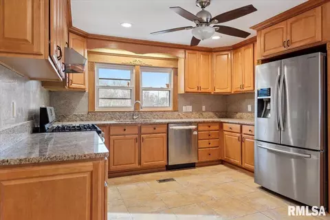 3016 E Lake Shore Dr, Springfield, IL 62707 photo 16
