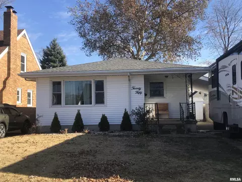 2050 N 6th St, Springfield, IL 62702 photo 1