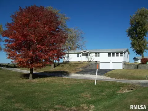 925 East St, Manchester, IL 62663