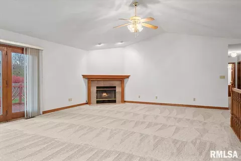 2009 Montague Dr, Springfield, IL 62702 photo 3