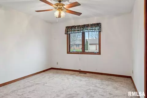 2009 Montague Dr, Springfield, IL 62702 photo 21