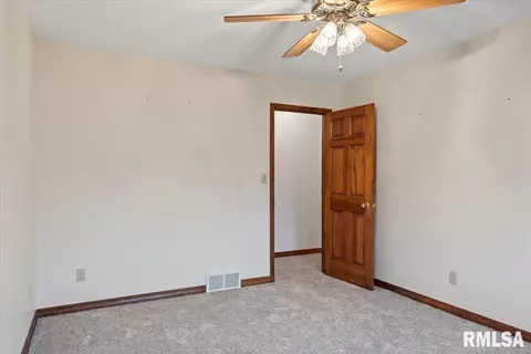 2009 Montague Dr, Springfield, IL 62702 photo 23