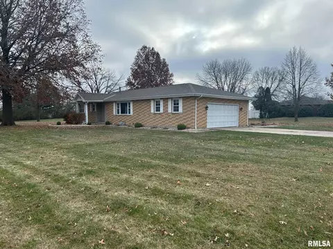 906 Crystal Ct, Liberty, IL 62347