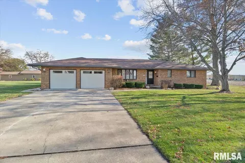 314 Melody Ln, Virden, IL 62690