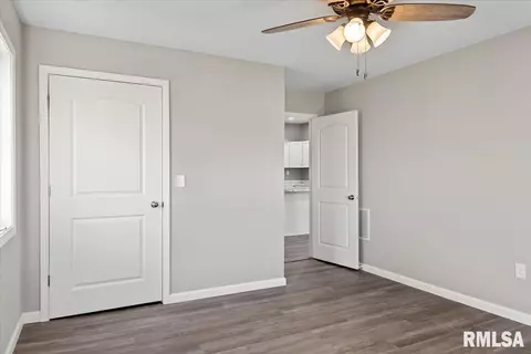 375 E Washington St, Greenview, IL 62642 photo 11