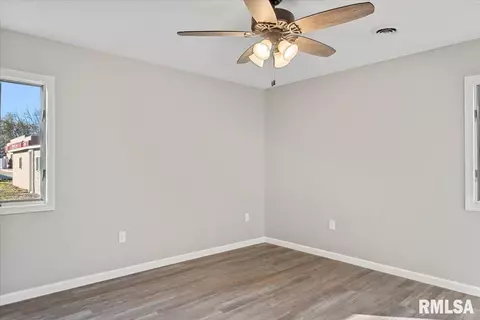 375 E Washington St, Greenview, IL 62642 photo 10