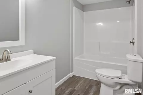 375 E Washington St, Greenview, IL 62642 photo 13