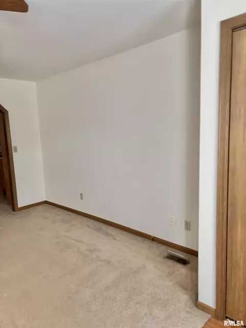 3137 Camereigh Dr, Springfield, IL 62707 photo 4