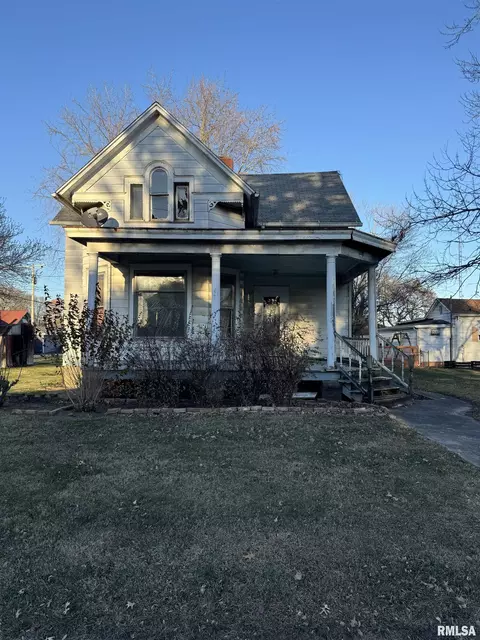 720 Tremont St, Lincoln, IL 62656