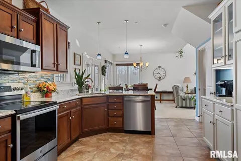9 Waters Edge Blvd, Springfield, IL 62712 photo 15