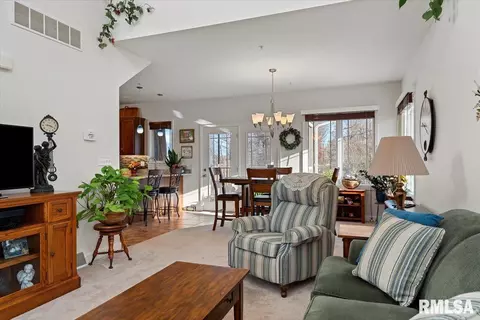 9 Waters Edge Blvd, Springfield, IL 62712 photo 5