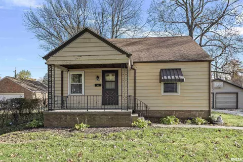 3220 S 1st St, Springfield, IL 62703