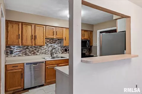 48 Brookside Pl, Springfield, IL 62704 photo 9