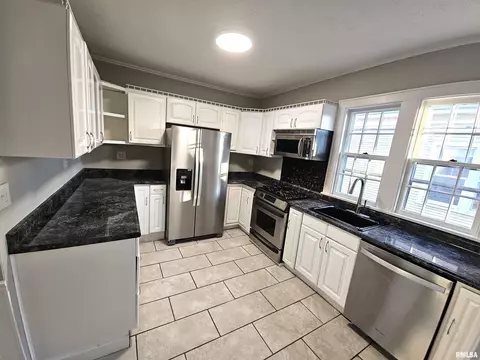 1809 S Spring St, Springfield, IL 62704 photo 2