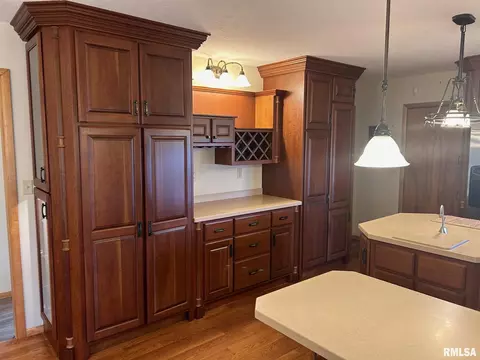 219 E 1st St, Assumption, IL 62510 photo 8