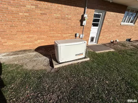 219 E 1st St, Assumption, IL 62510 photo 31