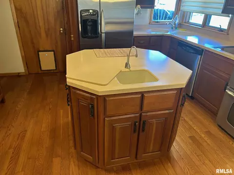 219 E 1st St, Assumption, IL 62510 photo 6