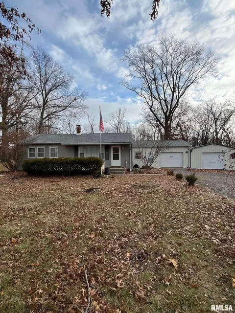 600 N Leland Ln, Taylorville, IL 62568