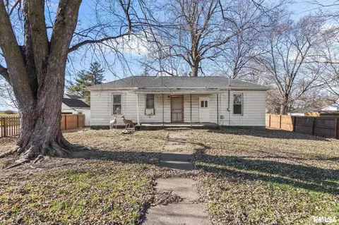209 S Yates St, Tallula, IL 62688