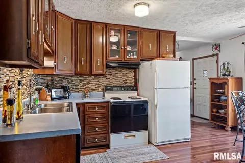 1828 Stanhope Rd, Springfield, IL 62702 photo 9
