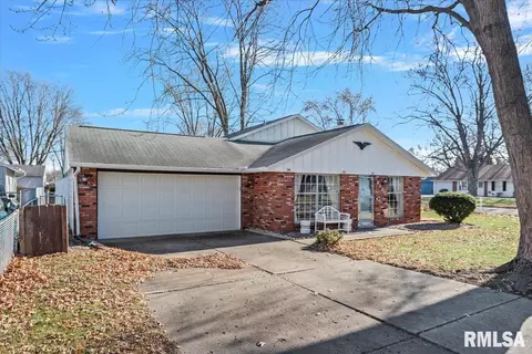 1828 Stanhope Rd, Springfield, IL 62702 photo 2