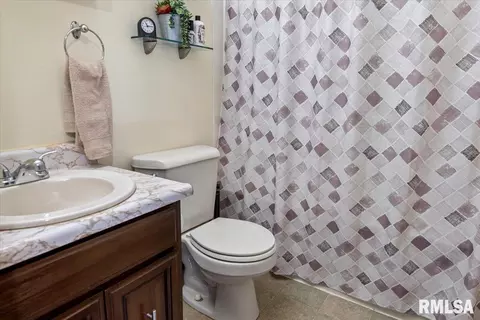 1828 Stanhope Rd, Springfield, IL 62702 photo 11