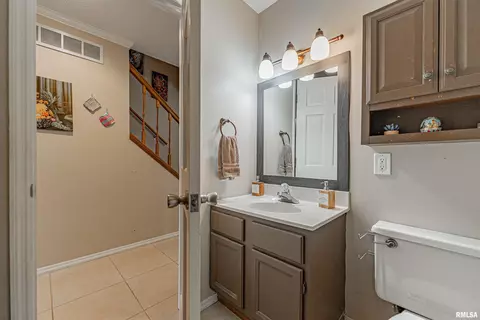 36 Gloucester Cir, Bloomington, IL 61704 photo 6