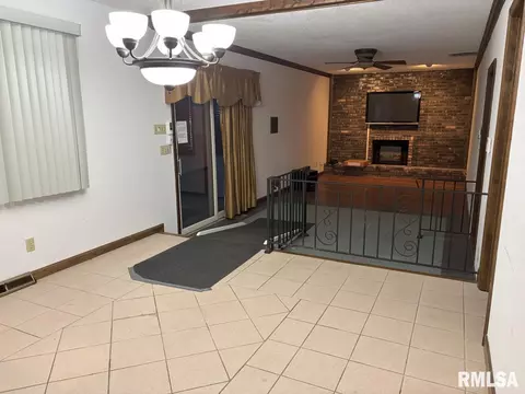 17 Dell Dr, Springfield, IL 62712 photo 6