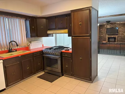 17 Dell Dr, Springfield, IL 62712 photo 5
