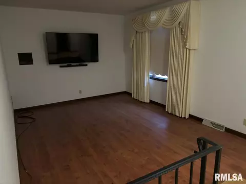 17 Dell Dr, Springfield, IL 62712 photo 3