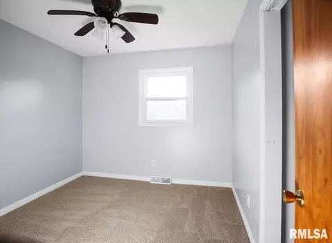 Bedroom - 41 Coachlight Ct, Springfield, IL 62703 photo 4 of 4
