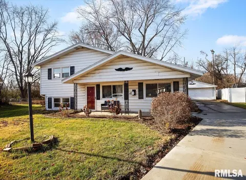41 Coachlight Ct, Springfield, IL 62703