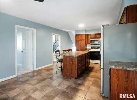 Entry Way - 41 Coachlight Ct, Springfield, IL 62703 photo 1 of 2