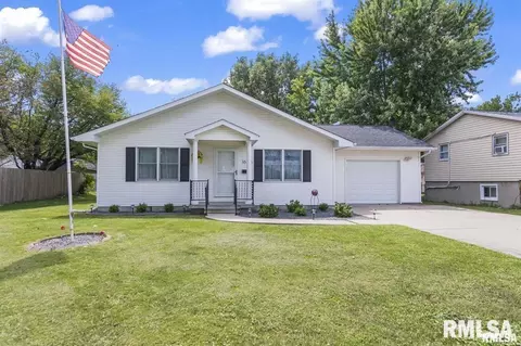 1625 Pekin St, Lincoln, IL 62656