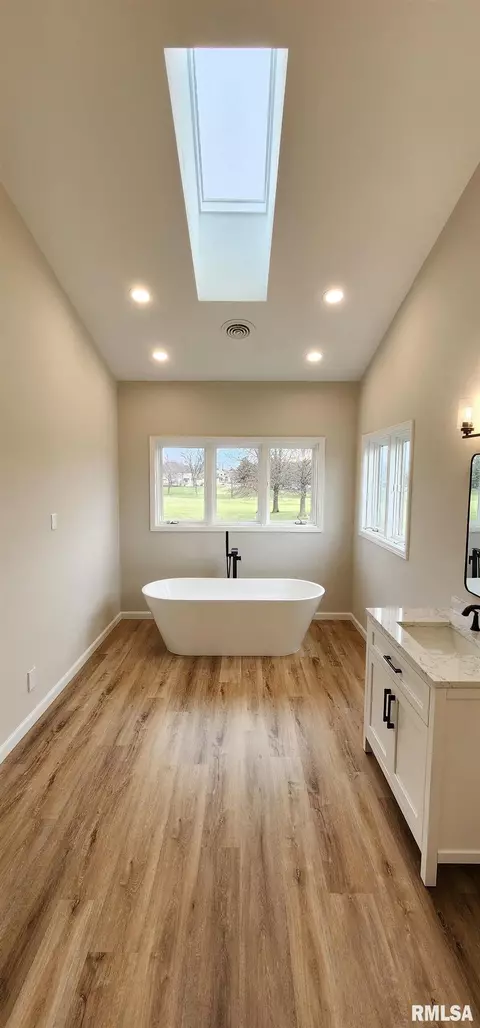 Bath - 5216 Wildcat Run, Springfield, IL 62711 photo 3 of 11