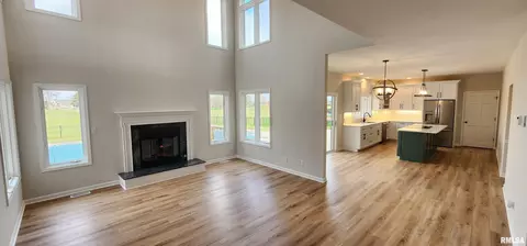 Living - 5216 Wildcat Run, Springfield, IL 62711 photo 3 of 5