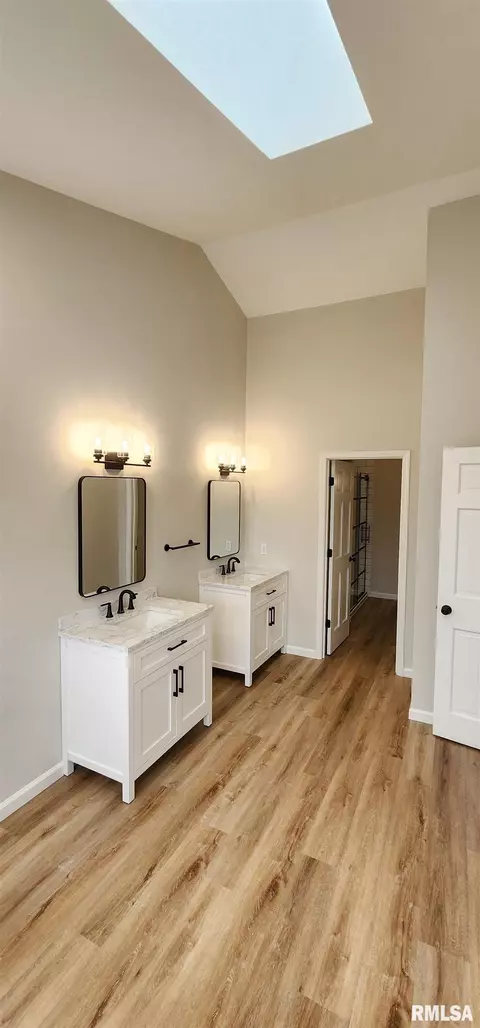 Bath - 5216 Wildcat Run, Springfield, IL 62711 photo 5 of 11