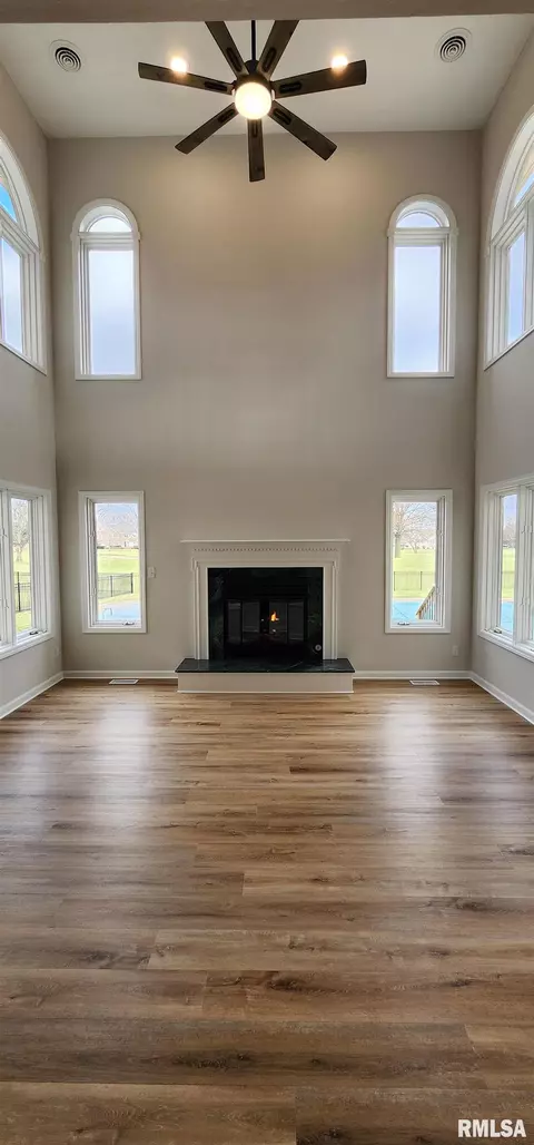 Living - 5216 Wildcat Run, Springfield, IL 62711 photo 1 of 5