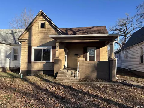 846 N 11th St, Springfield, IL 62702